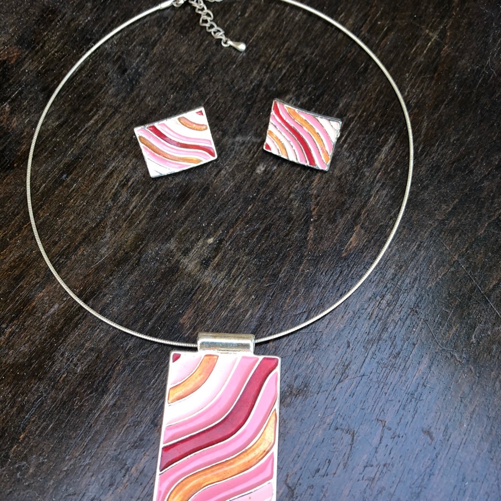 Necklace and earring set (clip)